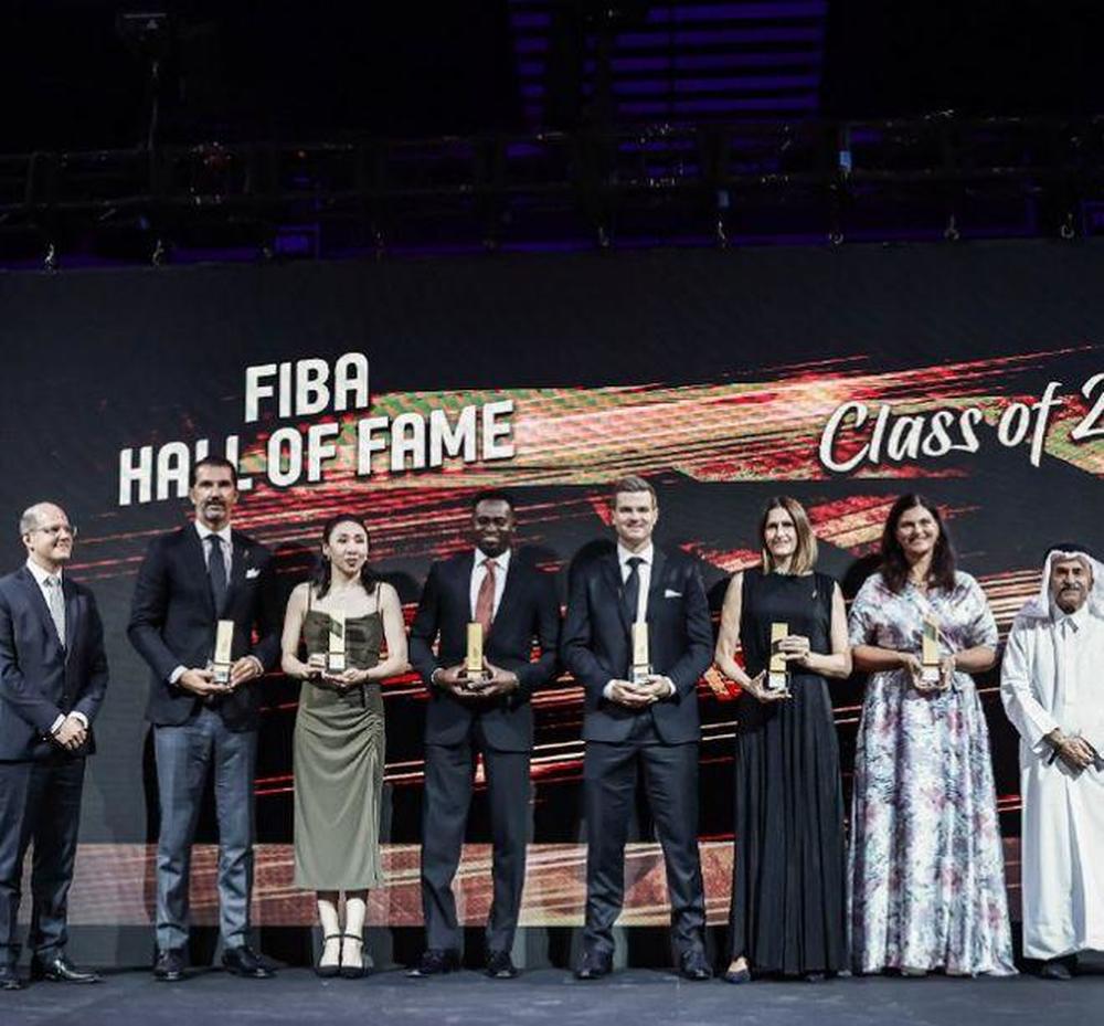 关于苗立杰成第四位入选FIBA名人堂的中国球员的信息
