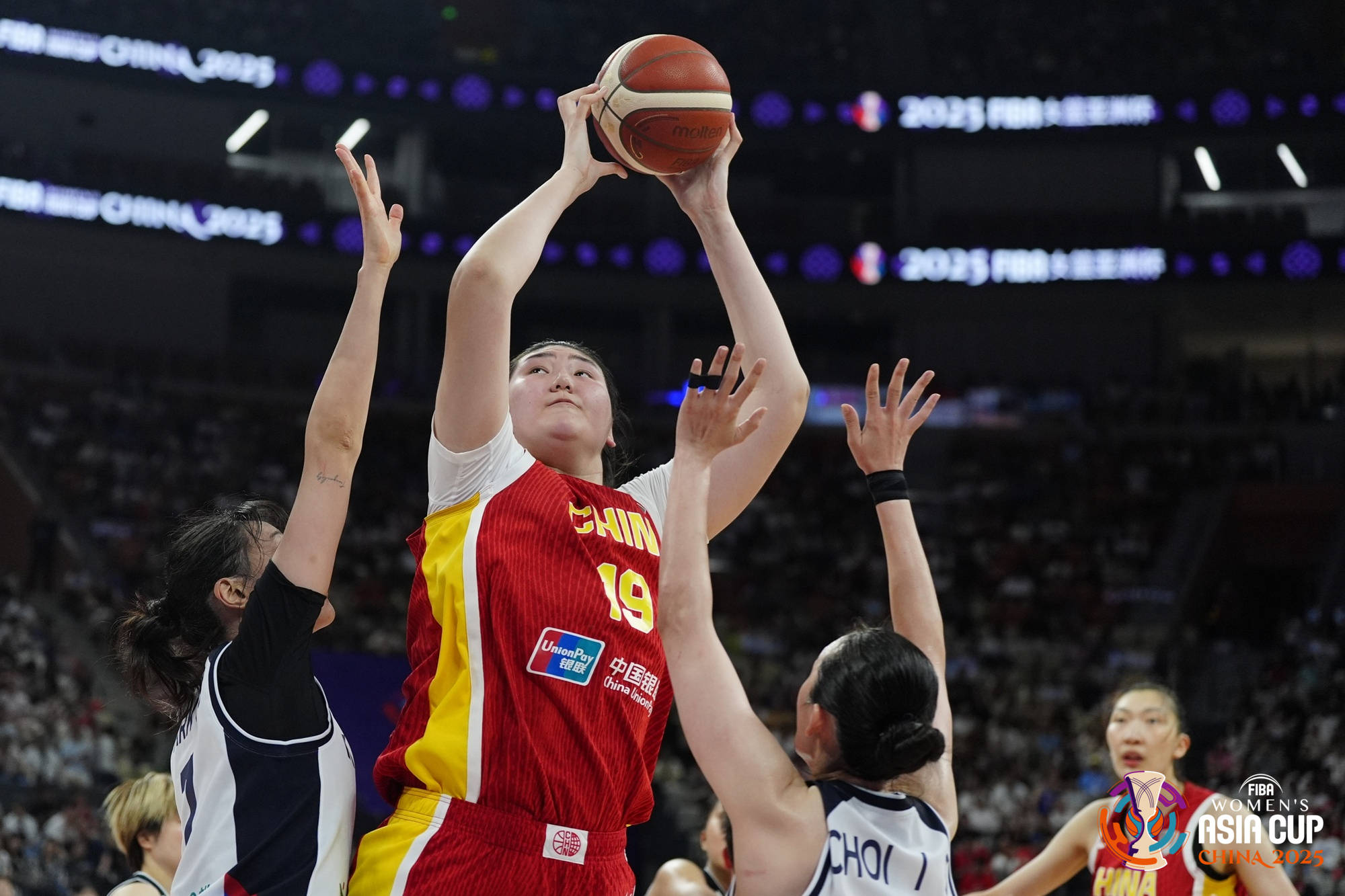 关于FIBA发布中国女篮写真张子宇韩旭搞怪的信息