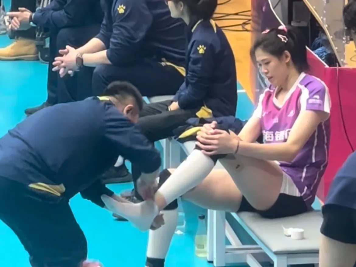 李盈莹返津!绷带裹脚吴梦洁压力陡增副攻发挥是关键的简单介绍