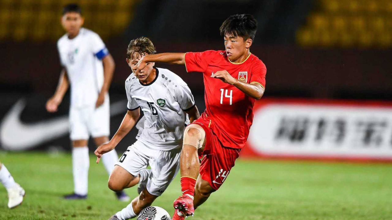 关于国足U16梦幻开局，1-1战平乌兹别克斯坦，“非裔”球员表现的信息