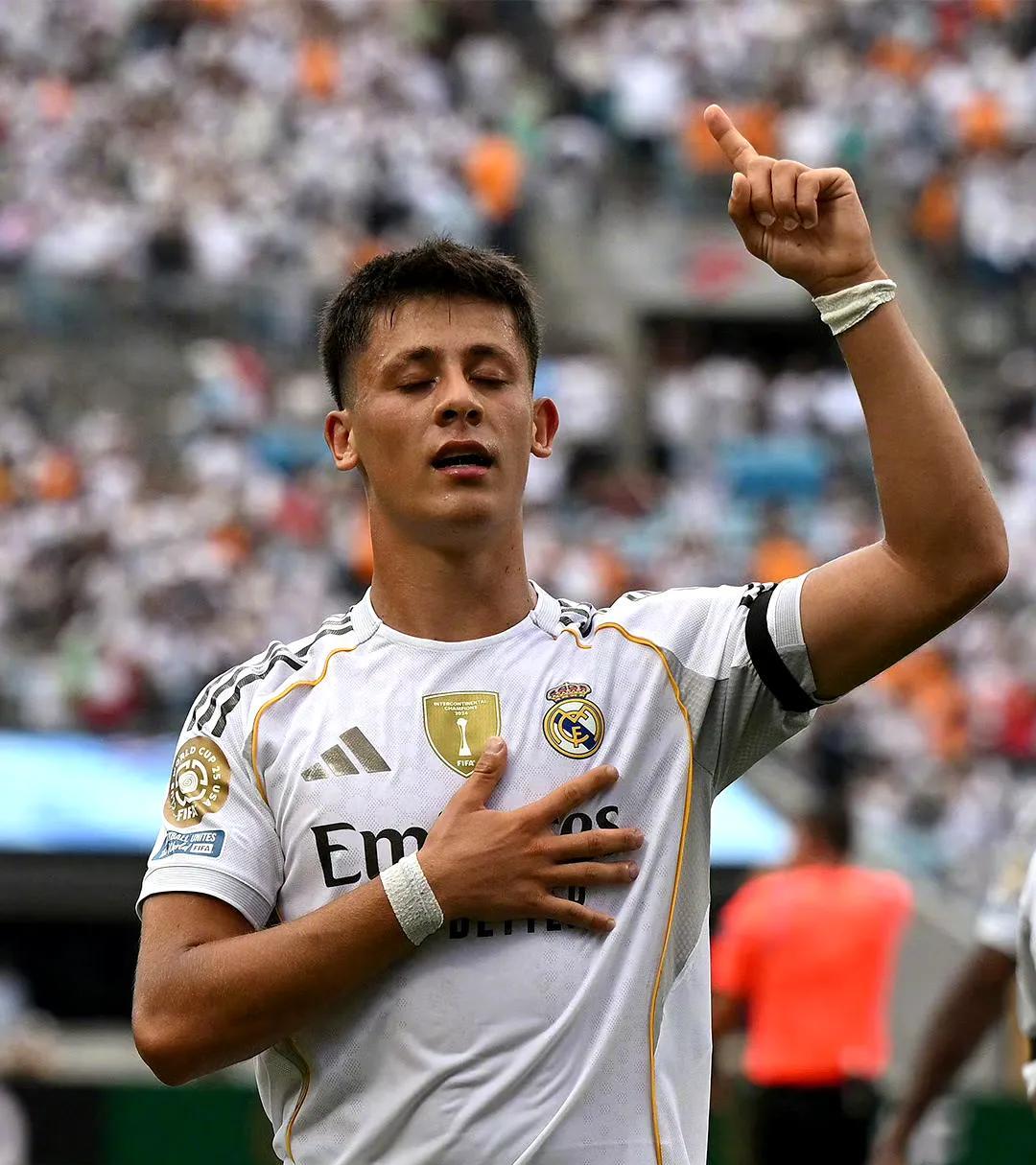 尤文世俱杯4-1大胜！伊尔迪兹梅开二度称雄，球迷点赞无数的简单介绍